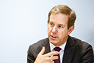 Group Executive Committee – J. Eric Smith: CEO Swiss Re Americas (photo)
