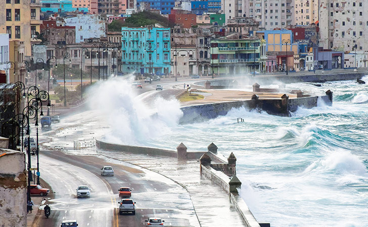Stormy waves in a port (photo)