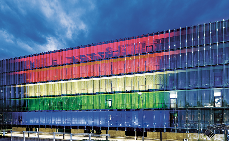 Swiss Re Next headquarters in rainbow colours (photo)