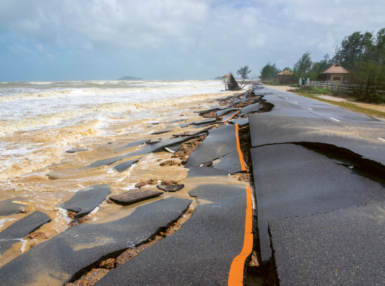 Damaged coastal road (photo)