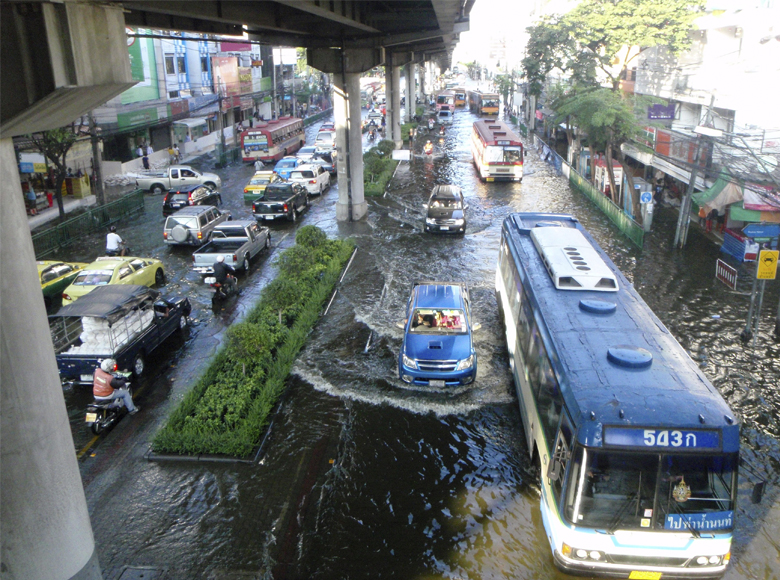 Flooded street (photo)